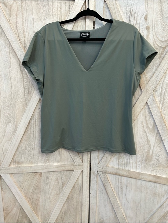Scoop Tops - Scoop V-Neck Short Sleeve Blouse in Olive